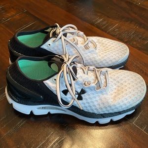 Under Armour Speedform sneakers 👟